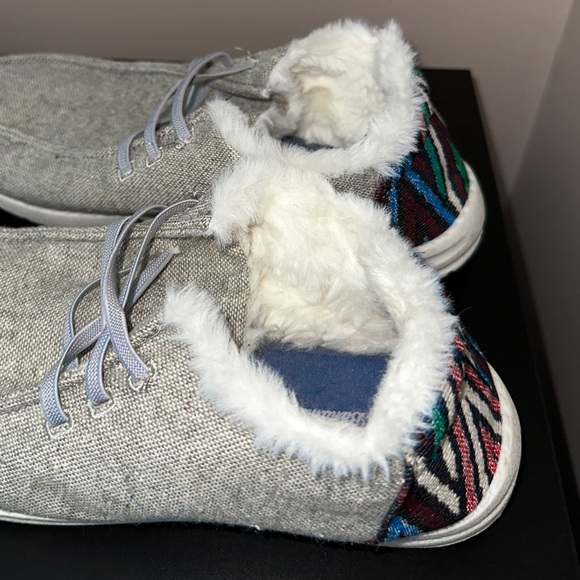 Tommy Bahama - Aztec Design Faux Fur Lining Memory Foam Slip On Loafers - Picture 3 of 6